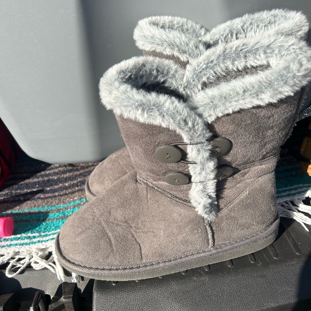 Grey boots